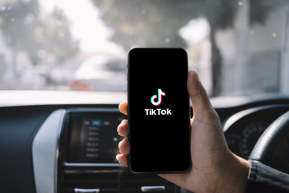 How to Activate Auto Scroll on TikTok for Hands-Free Viewing