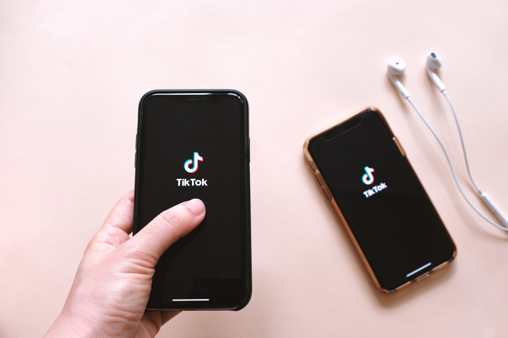 How to Manage Multiple TikTok Accounts: A Complete Guide